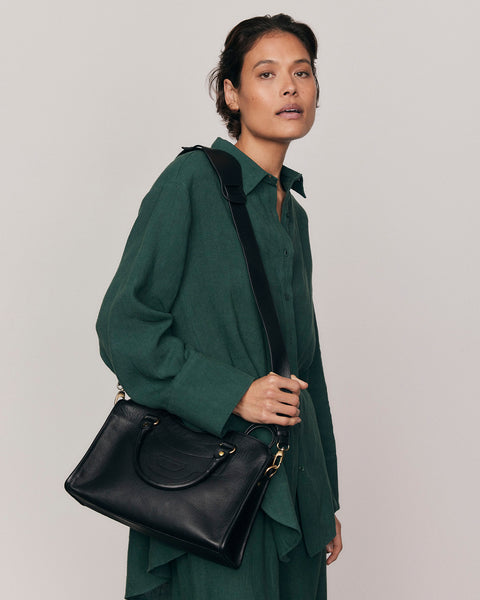 Roam Cross Body Bag in Black