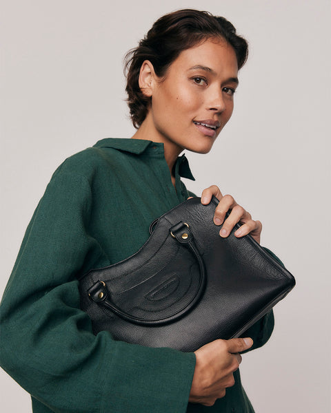 Roam Cross Body Bag in Black